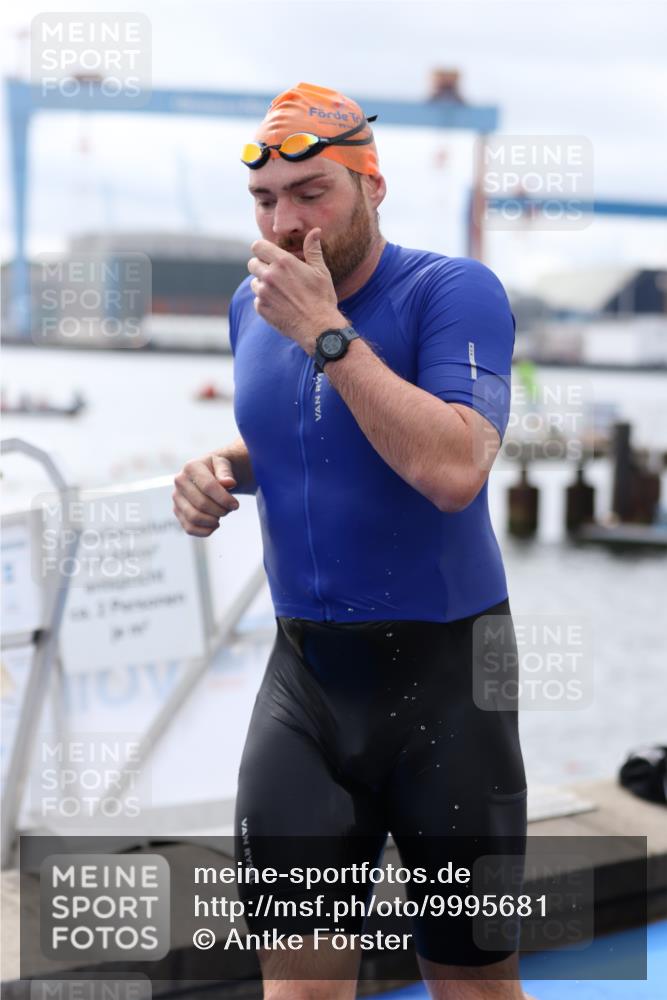 16.08.2026 - KN Förde Triathlon 2026 Antke Förster http://msf.ph/oto/9995681 16.08.2026 11:04:53 Schwimmen 408, 413, 430, 374, 386, 407 meine-sportfotos.de