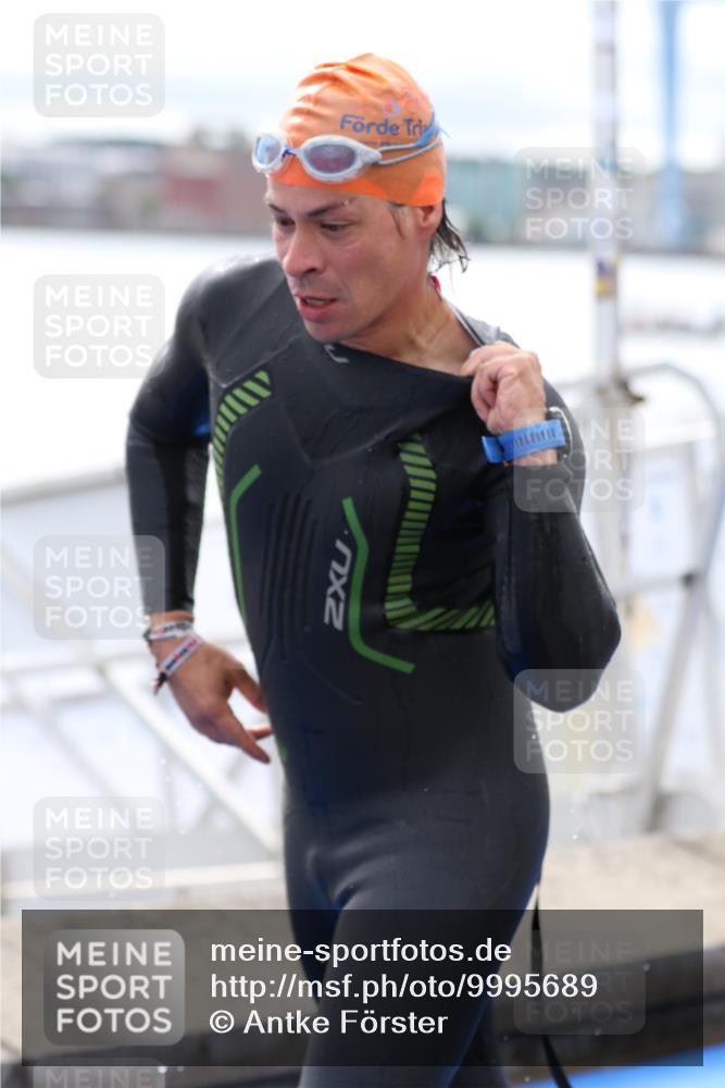 16.08.2026 - KN Förde Triathlon 2026 Antke Förster http://msf.ph/oto/9995689 16.08.2026 11:05:00 Schwimmen 386, 430, 374, 406, 407 meine-sportfotos.de