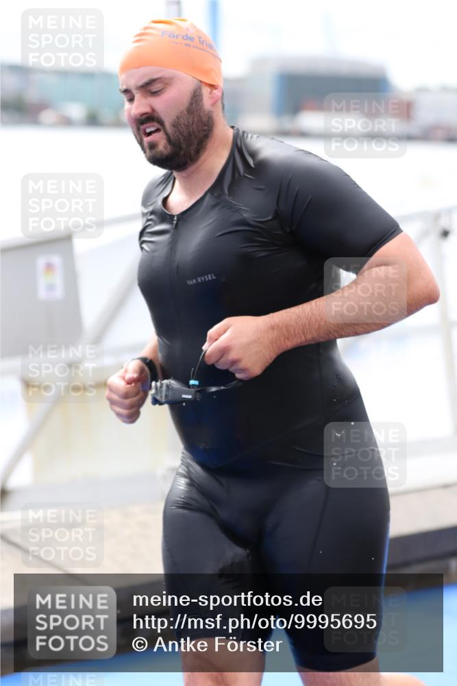 16.08.2026 - KN Förde Triathlon 2026 Antke Förster http://msf.ph/oto/9995695 16.08.2026 11:05:05 Schwimmen 374, 386, 430, 406, 407, 432 meine-sportfotos.de