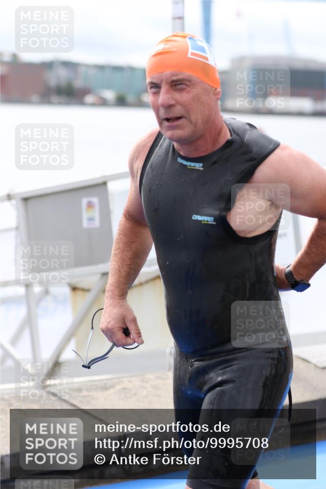 16.08.2026 - KN Förde Triathlon 2026 Antke Förster http://msf.ph/oto/9995708 16.08.2026 11:05:25 Schwimmen 374, 406, 407, 393, 432 meine-sportfotos.de