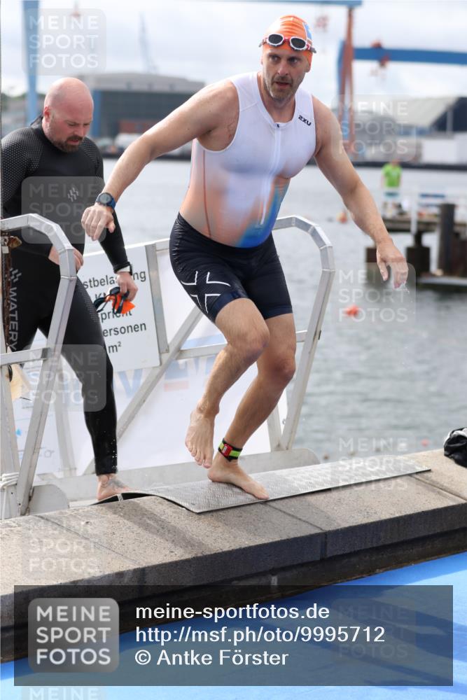 16.08.2026 - KN Förde Triathlon 2026 Antke Förster http://msf.ph/oto/9995712 16.08.2026 11:05:32 Schwimmen 393, 406, 407, 432, 393, 421 meine-sportfotos.de