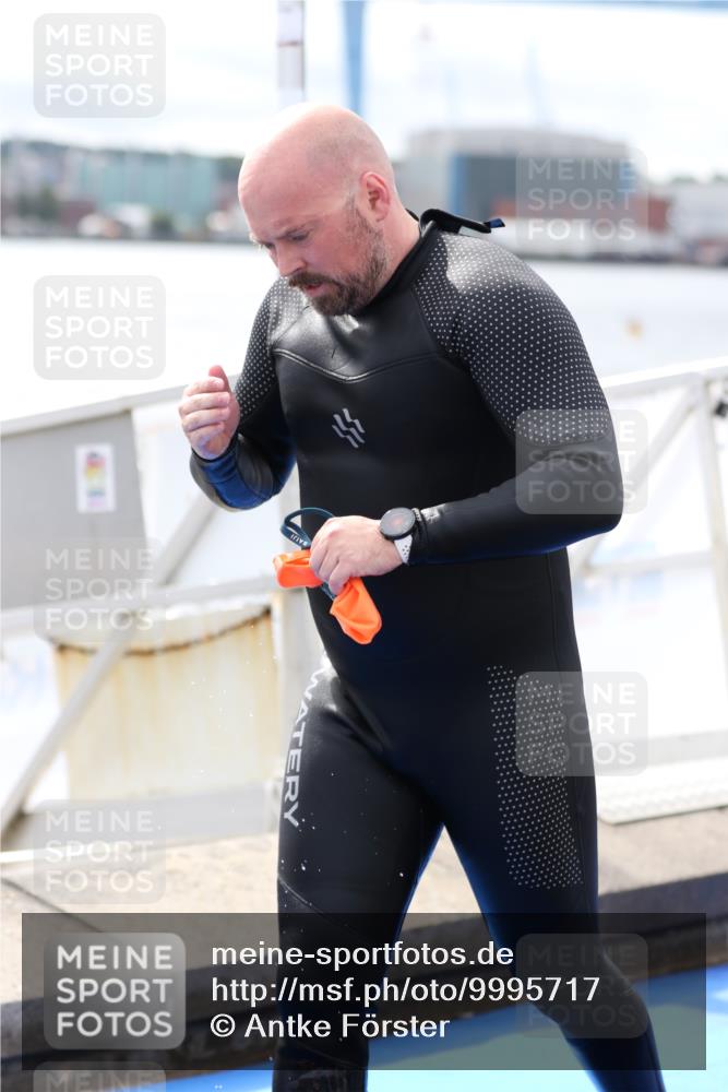 16.08.2026 - KN Förde Triathlon 2026 Antke Förster http://msf.ph/oto/9995717 16.08.2026 11:05:35 Schwimmen 393, 406, 432, 421 meine-sportfotos.de