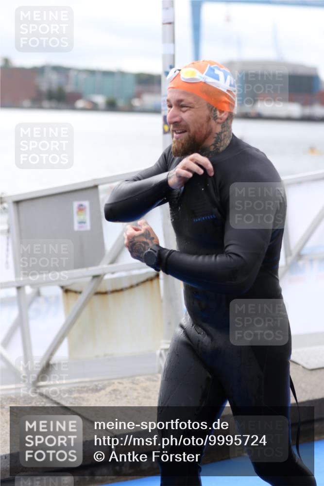 16.08.2026 - KN Förde Triathlon 2026 Antke Förster http://msf.ph/oto/9995724 16.08.2026 11:05:59 Schwimmen 421, 400, 402, 803 meine-sportfotos.de