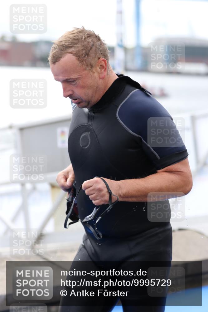 16.08.2026 - KN Förde Triathlon 2026 Antke Förster http://msf.ph/oto/9995729 16.08.2026 11:06:05 Schwimmen 400, 421, 402, 803 meine-sportfotos.de