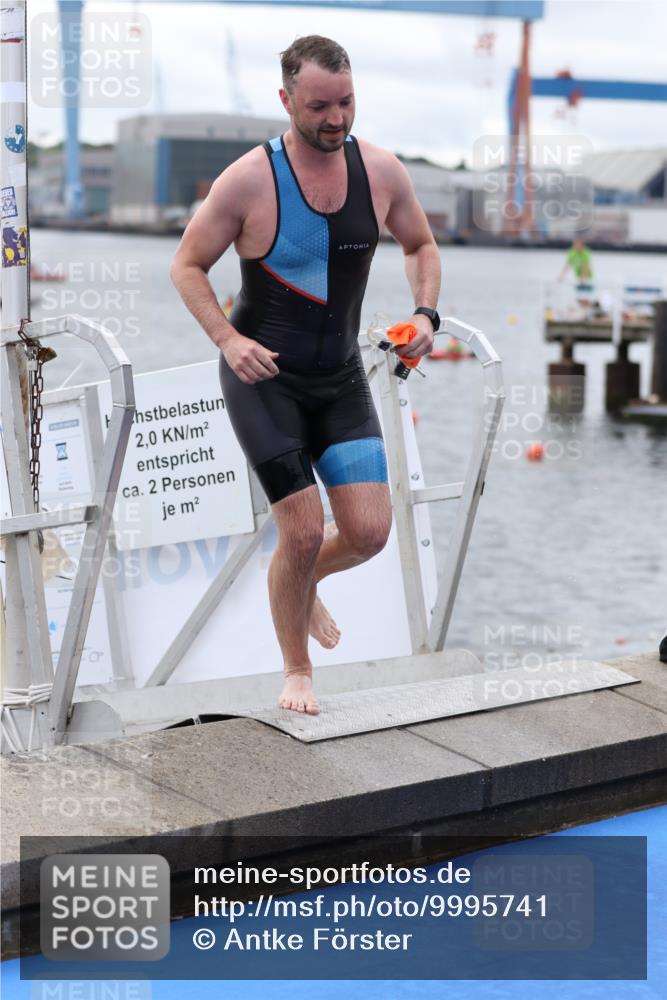 16.08.2026 - KN Förde Triathlon 2026 Antke Förster http://msf.ph/oto/9995741 16.08.2026 11:06:41 Schwimmen 396, 402, 803, 351, 396, 399, 416, 435 meine-sportfotos.de