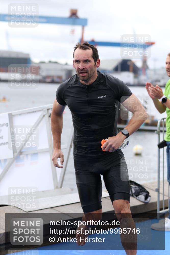 16.08.2026 - KN Förde Triathlon 2026 Antke Förster http://msf.ph/oto/9995746 16.08.2026 11:06:43 Schwimmen 396, 803, 351, 399, 416, 435, 437 meine-sportfotos.de