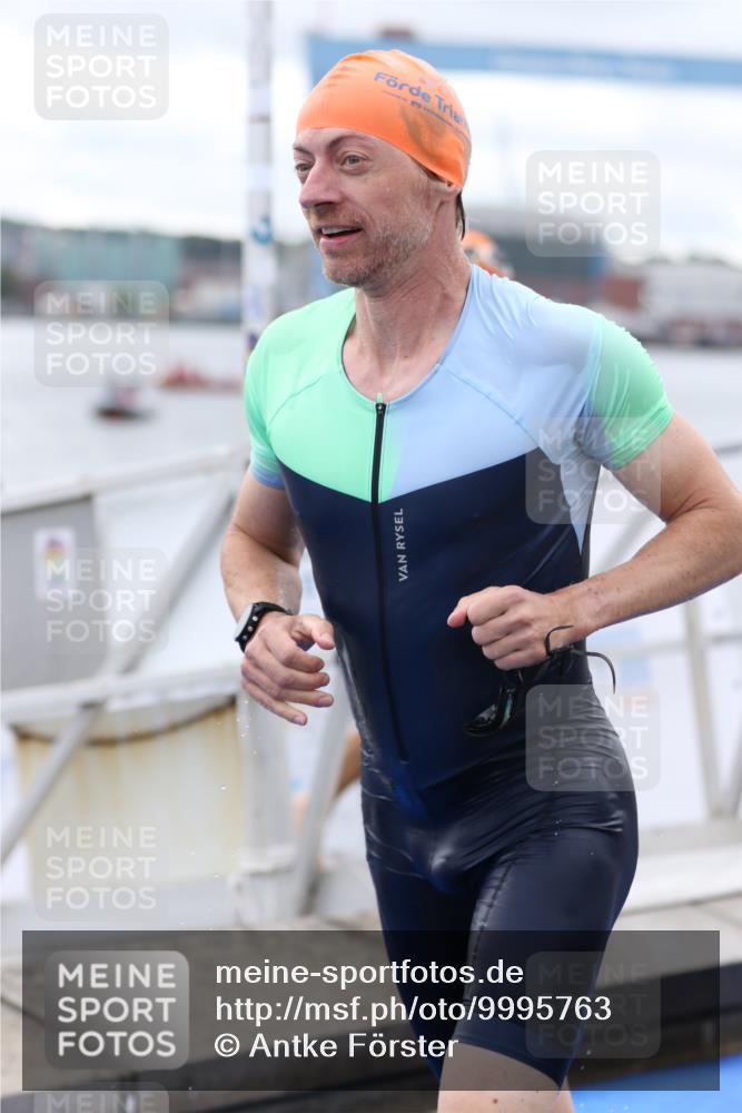 16.08.2026 - KN Förde Triathlon 2026 Antke Förster http://msf.ph/oto/9995763 16.08.2026 11:07:06 Schwimmen 351, 396, 399, 416, 435, 378, 385, 404, 425, 437, 801, 802 meine-sportfotos.de