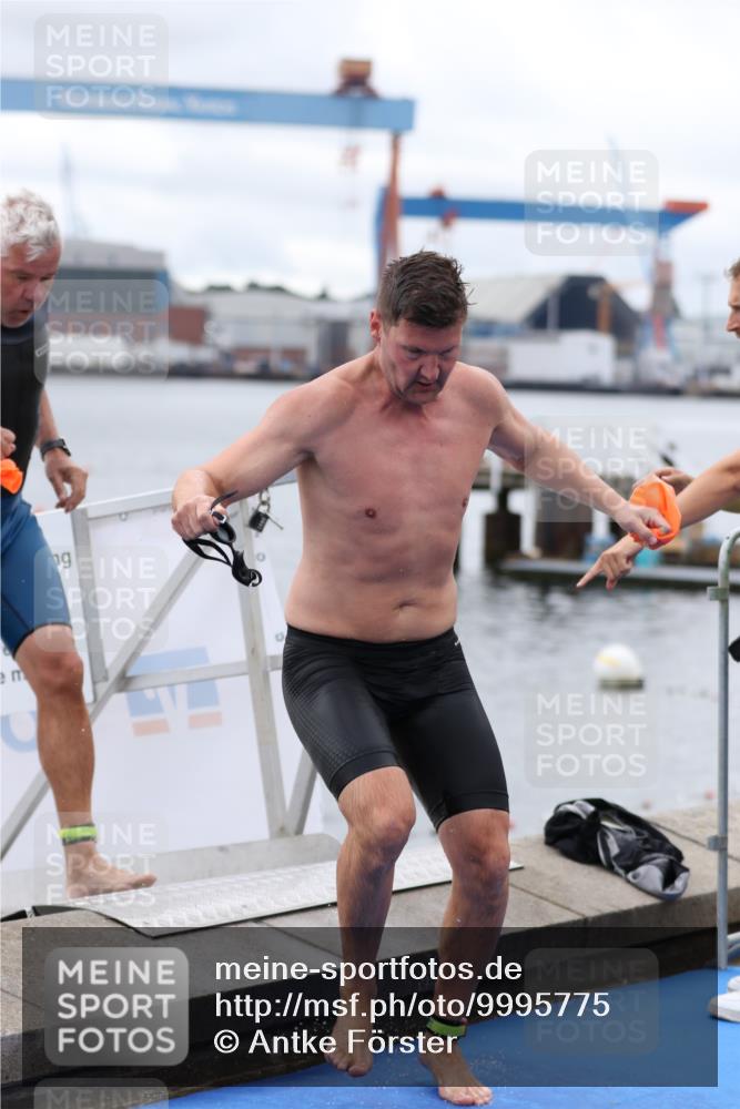 16.08.2026 - KN Förde Triathlon 2026 Antke Förster http://msf.ph/oto/9995775 16.08.2026 11:07:12 Schwimmen 385, 416, 425, 435, 437, 801, 378, 385, 404, 801, 802 meine-sportfotos.de