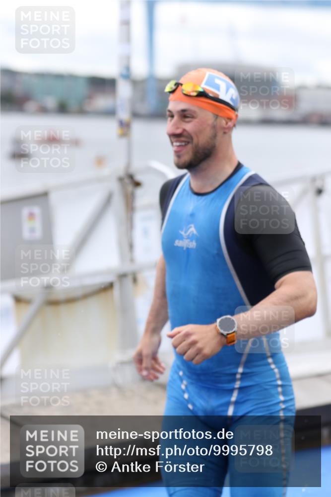 16.08.2026 - KN Förde Triathlon 2026 Antke Förster http://msf.ph/oto/9995798 16.08.2026 11:07:29 Schwimmen 378, 385, 404, 416, 425, 437, 801, 802, 414, 417, 427 meine-sportfotos.de