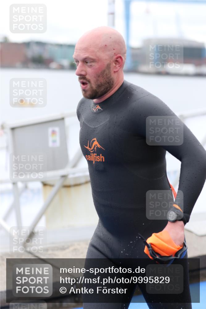 16.08.2026 - KN Förde Triathlon 2026 Antke Förster http://msf.ph/oto/9995829 16.08.2026 11:08:41 Schwimmen 428, 429 meine-sportfotos.de