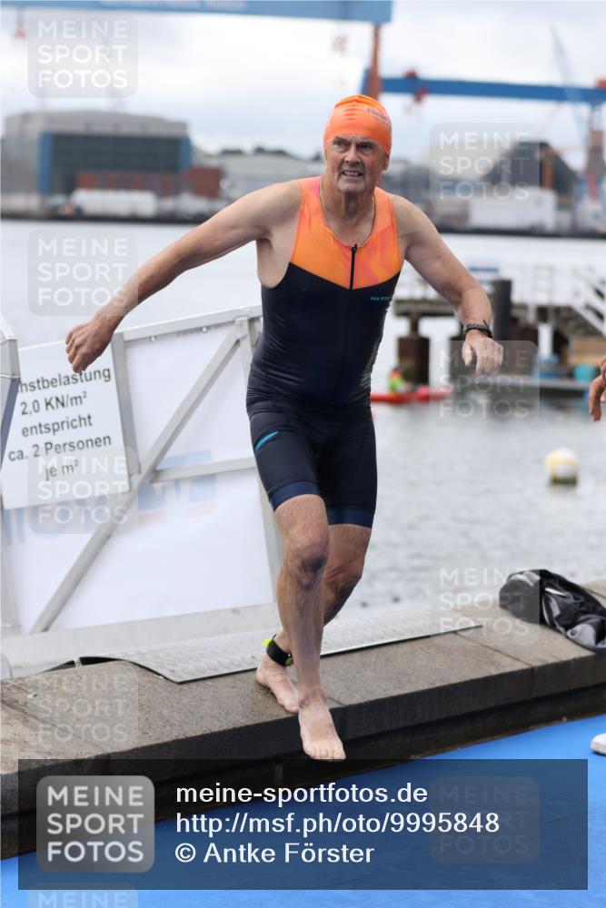 16.08.2026 - KN Förde Triathlon 2026 Antke Förster http://msf.ph/oto/9995848 16.08.2026 11:11:11 Schwimmen 439, 424, 426 meine-sportfotos.de