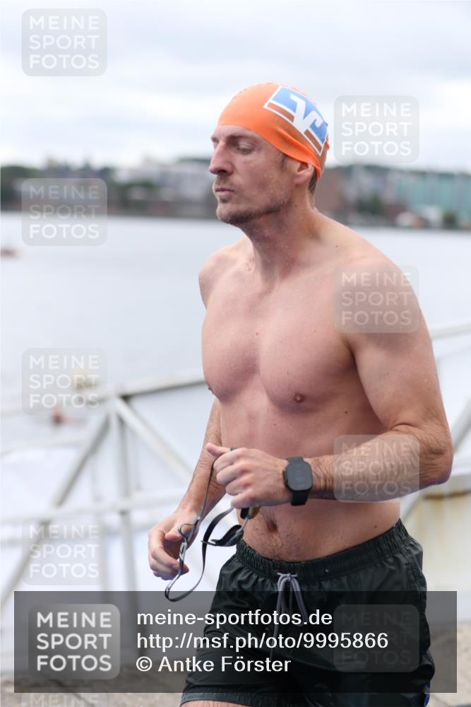 16.08.2026 - KN Förde Triathlon 2026 Antke Förster http://msf.ph/oto/9995866 16.08.2026 11:11:25 Schwimmen 424, 426, 439 meine-sportfotos.de