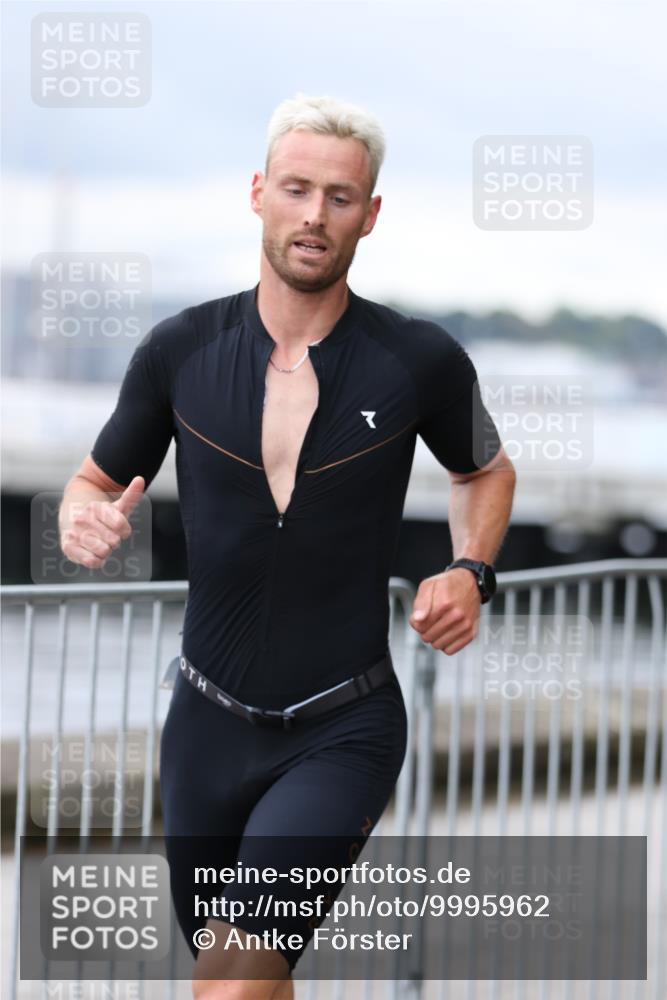 16.08.2026 - KN Förde Triathlon 2026 Antke Förster http://msf.ph/oto/9995962 16.08.2026 11:36:35 Laufen  meine-sportfotos.de