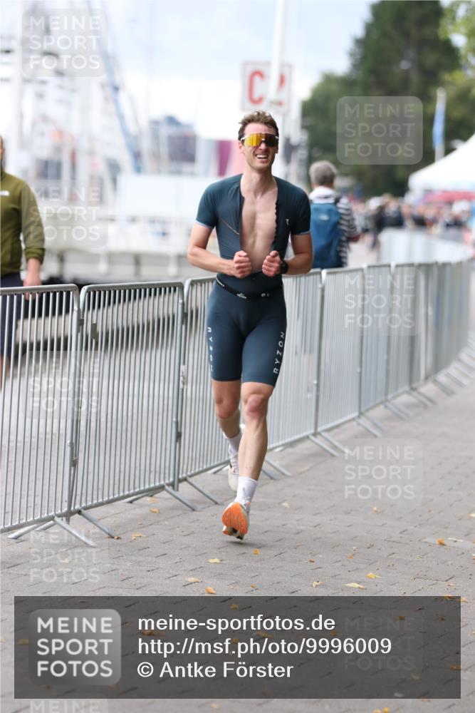 16.08.2026 - KN Förde Triathlon 2026 Antke Förster http://msf.ph/oto/9996009 16.08.2026 11:40:17 Laufen  meine-sportfotos.de