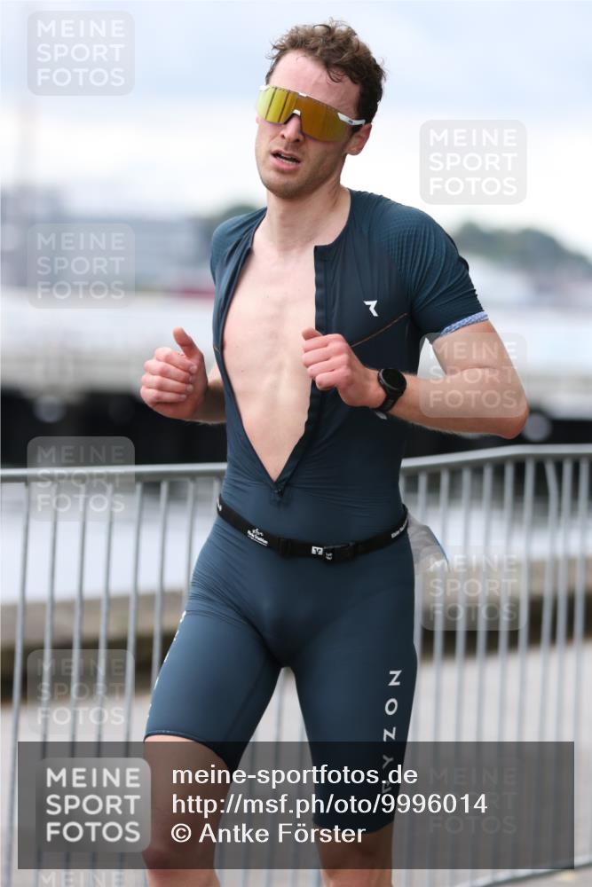 16.08.2026 - KN Förde Triathlon 2026 Antke Förster http://msf.ph/oto/9996014 16.08.2026 11:40:20 Laufen  meine-sportfotos.de
