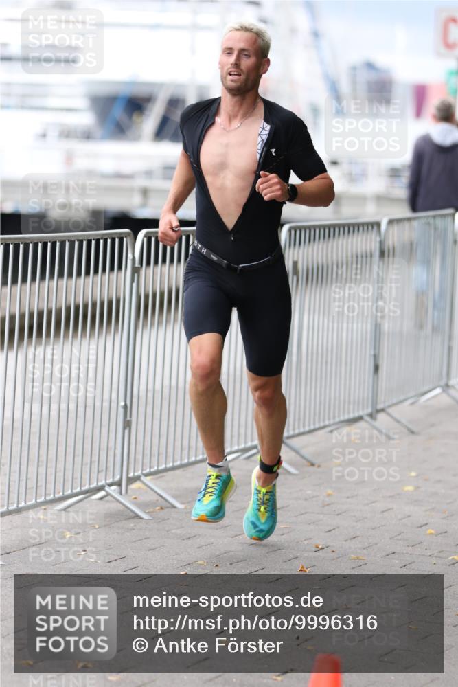 16.08.2026 - KN Förde Triathlon 2026 Antke Förster http://msf.ph/oto/9996316 16.08.2026 11:49:57 Laufen  meine-sportfotos.de