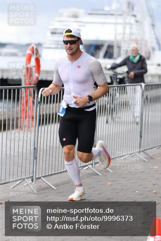 16.08.2026 - KN Förde Triathlon 2026 Antke Förster http://msf.ph/oto/9996373 16.08.2026 11:50:53 Laufen  meine-sportfotos.de