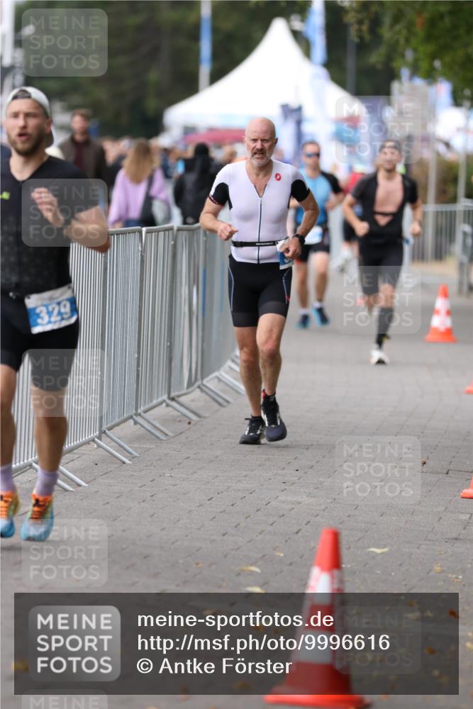 16.08.2026 - KN Förde Triathlon 2026 Antke Förster http://msf.ph/oto/9996616 16.08.2026 11:56:07 Laufen  meine-sportfotos.de