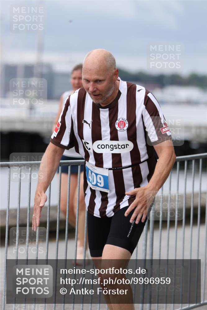 16.08.2026 - KN Förde Triathlon 2026 Antke Förster http://msf.ph/oto/9996959 16.08.2026 12:02:06 Laufen  meine-sportfotos.de