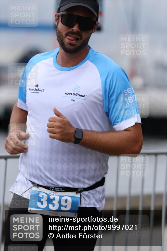 16.08.2026 - KN Förde Triathlon 2026 Antke Förster http://msf.ph/oto/9997021 16.08.2026 12:03:39 Laufen  meine-sportfotos.de