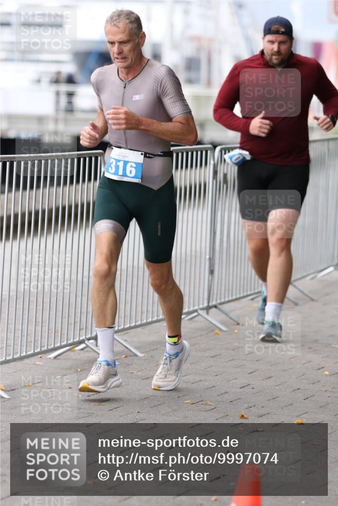16.08.2026 - KN Förde Triathlon 2026 Antke Förster http://msf.ph/oto/9997074 16.08.2026 12:04:57 Laufen  meine-sportfotos.de