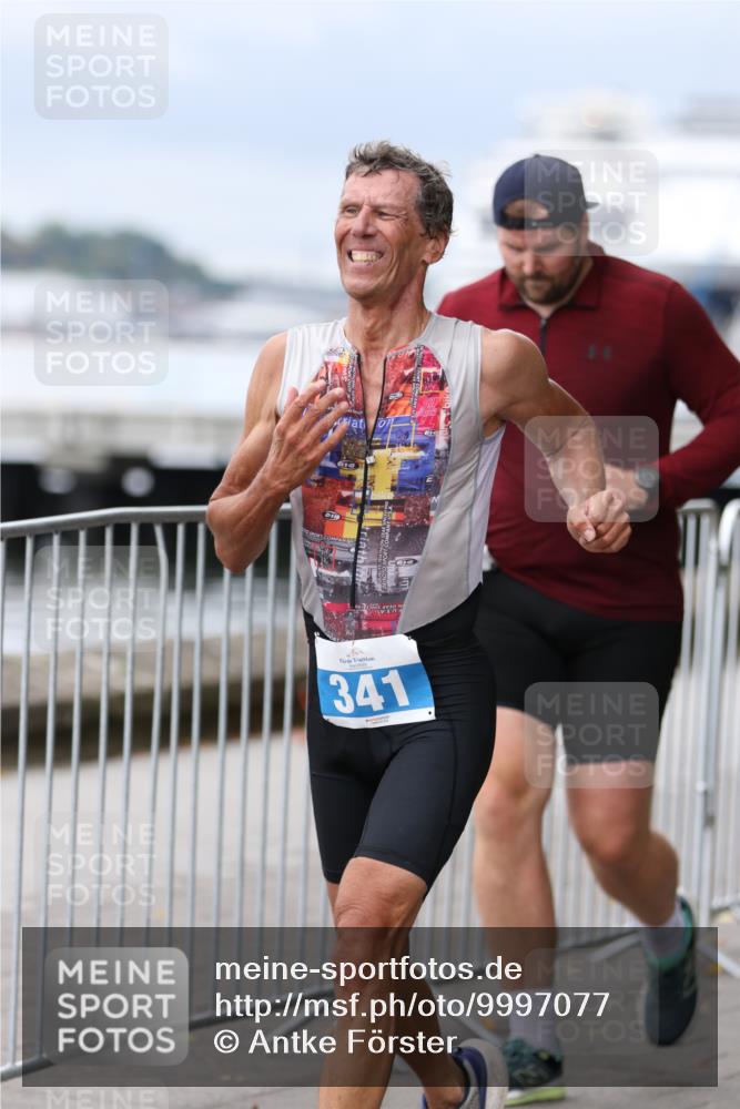 16.08.2026 - KN Förde Triathlon 2026 Antke Förster http://msf.ph/oto/9997077 16.08.2026 12:04:59 Laufen  meine-sportfotos.de