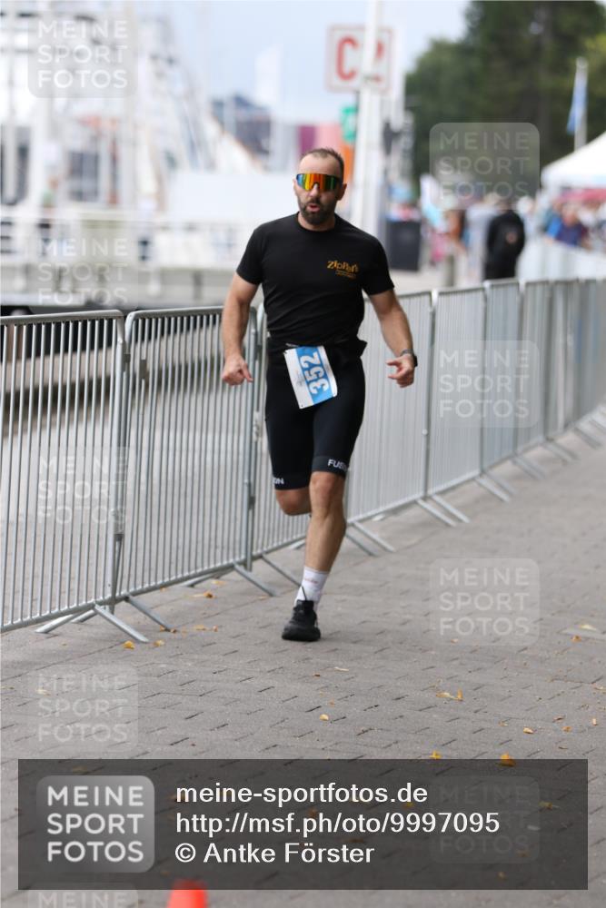 16.08.2026 - KN Förde Triathlon 2026 Antke Förster http://msf.ph/oto/9997095 16.08.2026 12:05:23 Laufen  meine-sportfotos.de