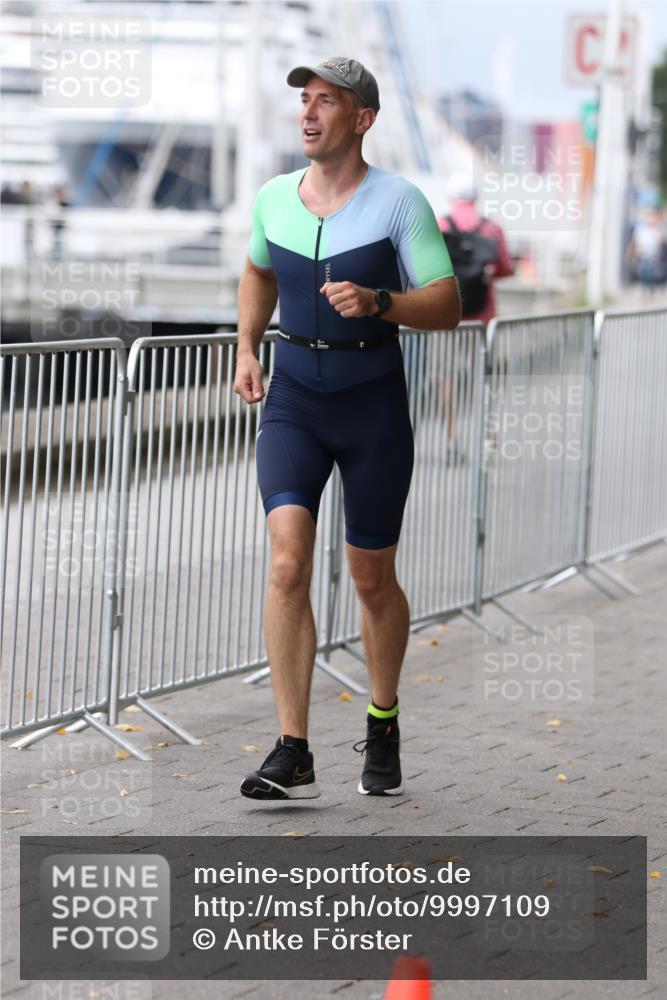 16.08.2026 - KN Förde Triathlon 2026 Antke Förster http://msf.ph/oto/9997109 16.08.2026 12:05:41 Laufen  meine-sportfotos.de