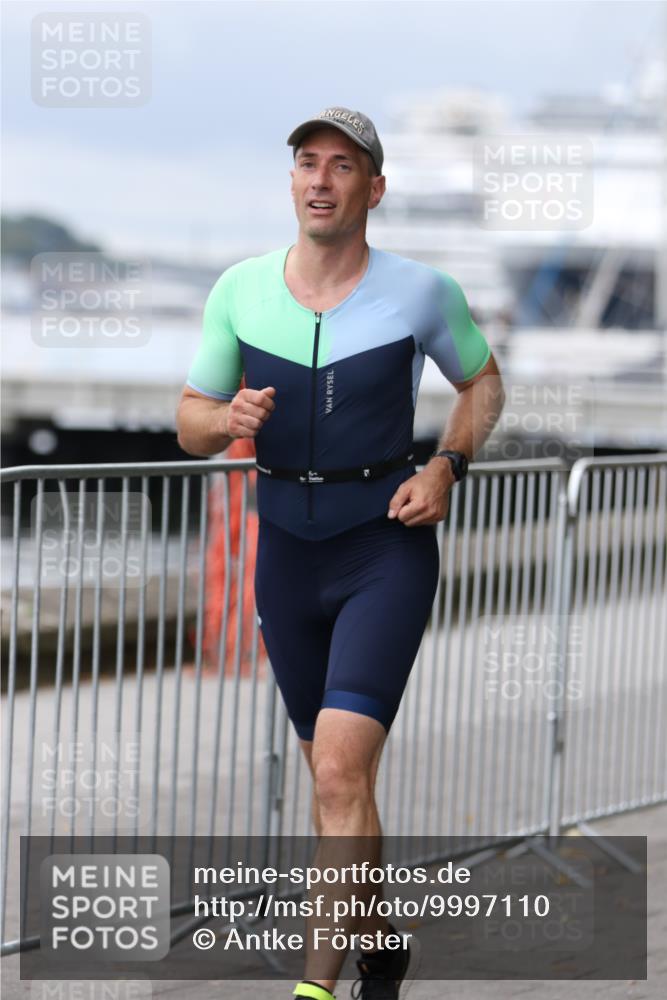 16.08.2026 - KN Förde Triathlon 2026 Antke Förster http://msf.ph/oto/9997110 16.08.2026 12:05:42 Laufen  meine-sportfotos.de