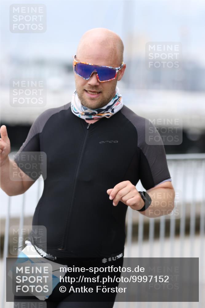 16.08.2026 - KN Förde Triathlon 2026 Antke Förster http://msf.ph/oto/9997152 16.08.2026 12:06:30 Laufen  meine-sportfotos.de