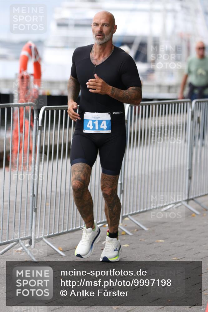 16.08.2026 - KN Förde Triathlon 2026 Antke Förster http://msf.ph/oto/9997198 16.08.2026 12:07:20 Laufen  meine-sportfotos.de