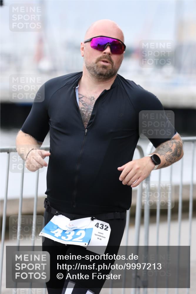 16.08.2026 - KN Förde Triathlon 2026 Antke Förster http://msf.ph/oto/9997213 16.08.2026 12:07:33 Laufen  meine-sportfotos.de