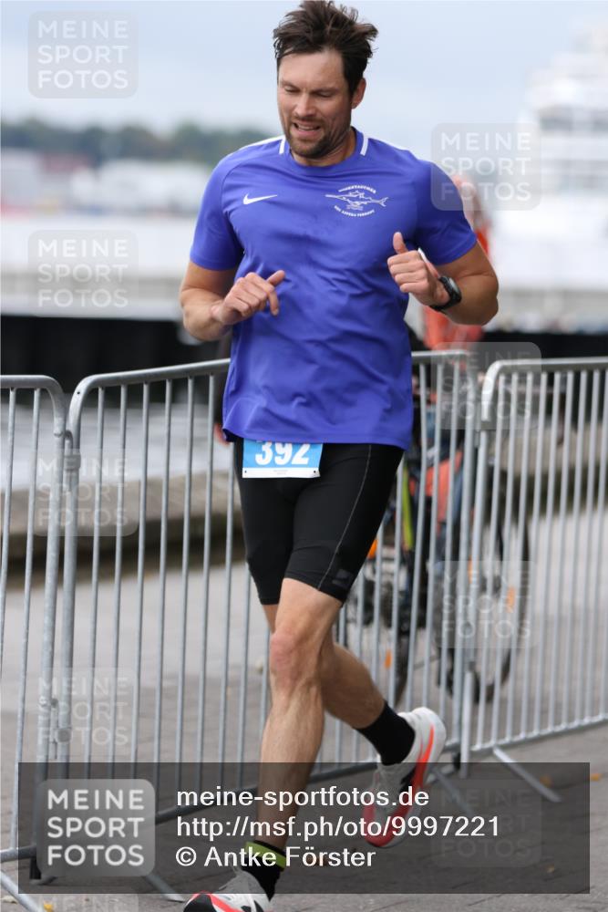 16.08.2026 - KN Förde Triathlon 2026 Antke Förster http://msf.ph/oto/9997221 16.08.2026 12:07:41 Laufen  meine-sportfotos.de