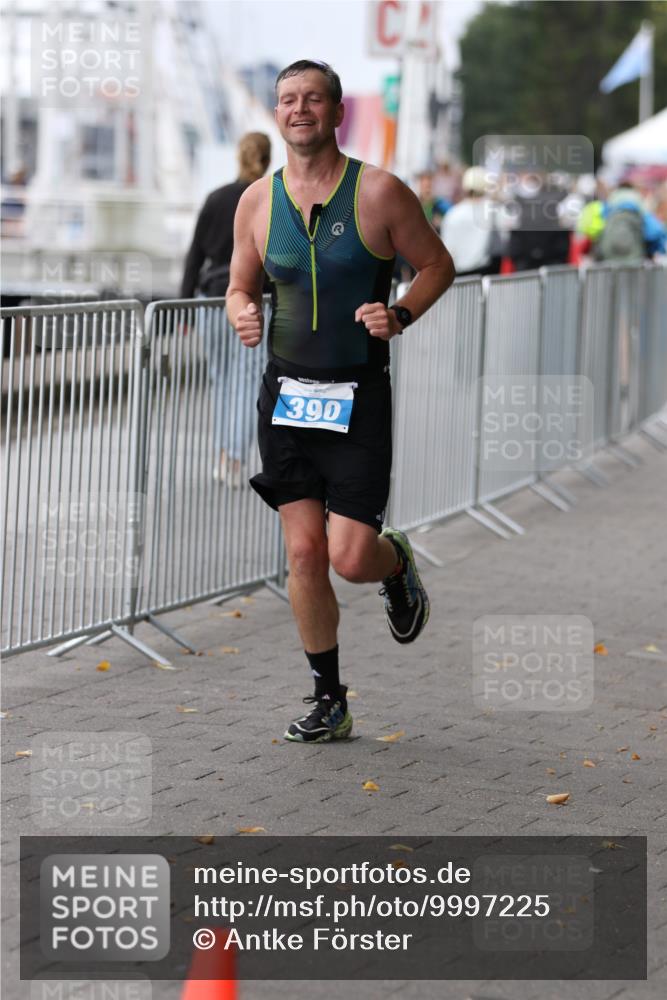 16.08.2026 - KN Förde Triathlon 2026 Antke Förster http://msf.ph/oto/9997225 16.08.2026 12:07:51 Laufen  meine-sportfotos.de