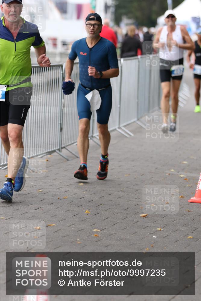 16.08.2026 - KN Förde Triathlon 2026 Antke Förster http://msf.ph/oto/9997235 16.08.2026 12:08:01 Laufen  meine-sportfotos.de
