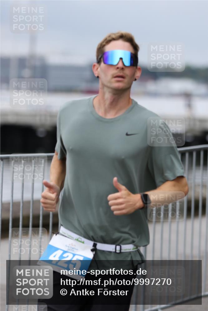 16.08.2026 - KN Förde Triathlon 2026 Antke Förster http://msf.ph/oto/9997270 16.08.2026 12:08:39 Laufen  meine-sportfotos.de