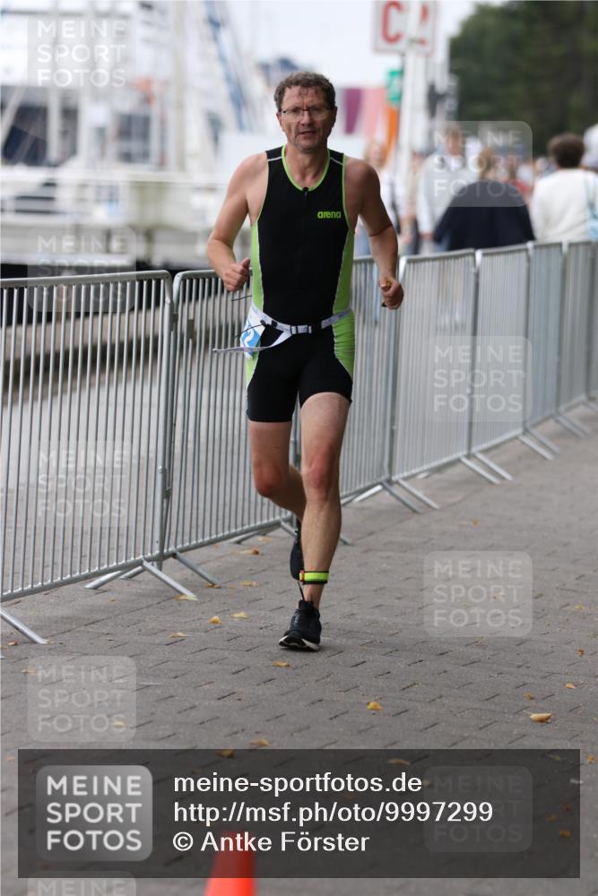 16.08.2026 - KN Förde Triathlon 2026 Antke Förster http://msf.ph/oto/9997299 16.08.2026 12:09:27 Laufen  meine-sportfotos.de