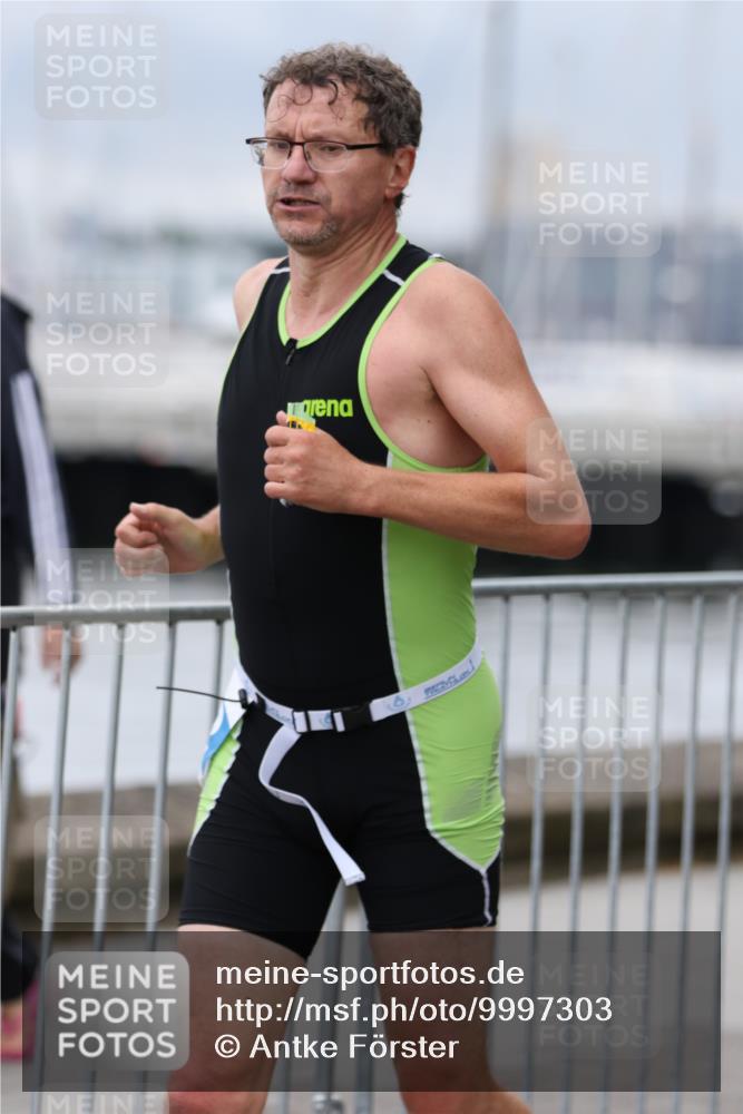 16.08.2026 - KN Förde Triathlon 2026 Antke Förster http://msf.ph/oto/9997303 16.08.2026 12:09:30 Laufen  meine-sportfotos.de