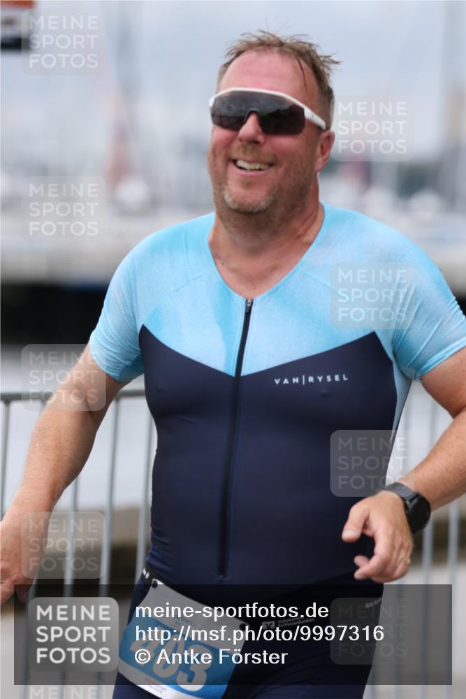 16.08.2026 - KN Förde Triathlon 2026 Antke Förster http://msf.ph/oto/9997316 16.08.2026 12:09:44 Laufen  meine-sportfotos.de