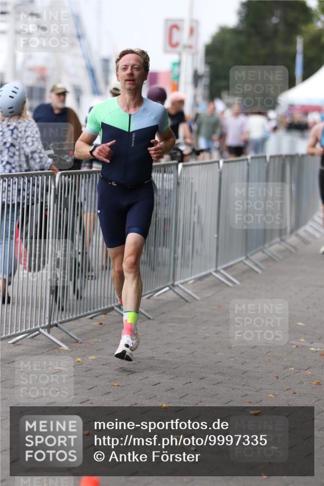 16.08.2026 - KN Förde Triathlon 2026 Antke Förster http://msf.ph/oto/9997335 16.08.2026 12:10:04 Laufen  meine-sportfotos.de