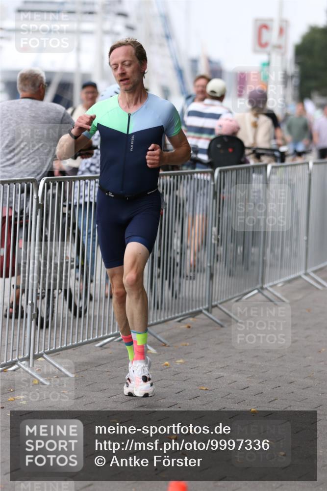 16.08.2026 - KN Förde Triathlon 2026 Antke Förster http://msf.ph/oto/9997336 16.08.2026 12:10:04 Laufen  meine-sportfotos.de