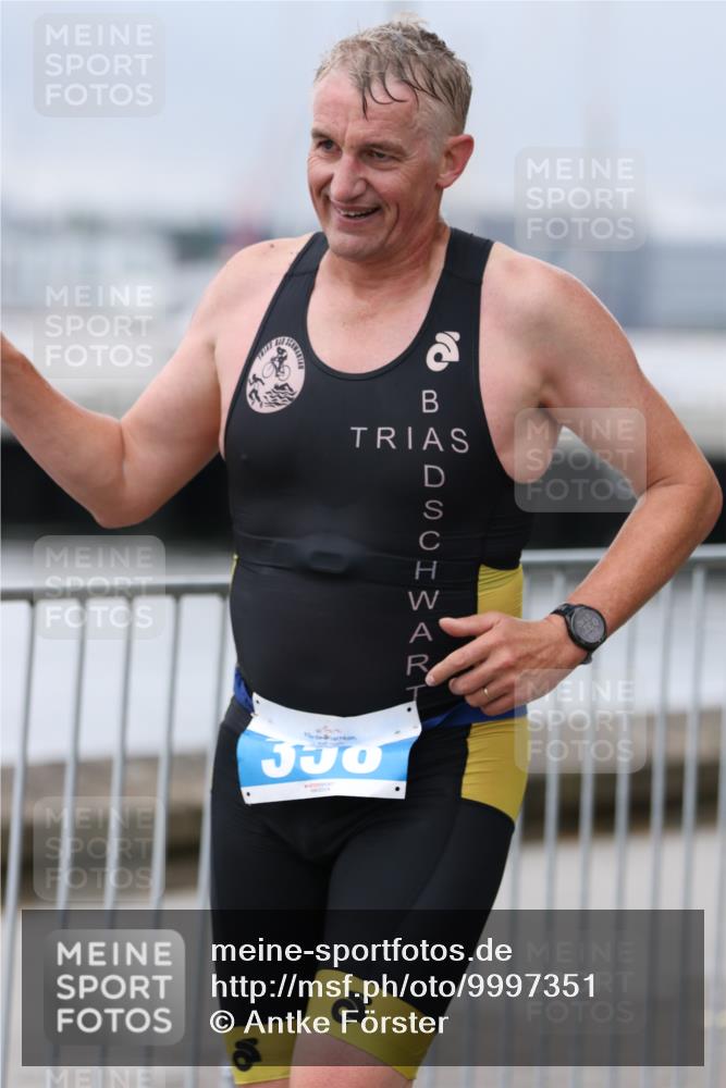 16.08.2026 - KN Förde Triathlon 2026 Antke Förster http://msf.ph/oto/9997351 16.08.2026 12:10:16 Laufen  meine-sportfotos.de
