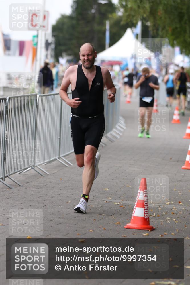 16.08.2026 - KN Förde Triathlon 2026 Antke Förster http://msf.ph/oto/9997354 16.08.2026 12:10:38 Laufen  meine-sportfotos.de