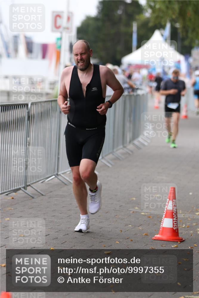 16.08.2026 - KN Förde Triathlon 2026 Antke Förster http://msf.ph/oto/9997355 16.08.2026 12:10:39 Laufen  meine-sportfotos.de