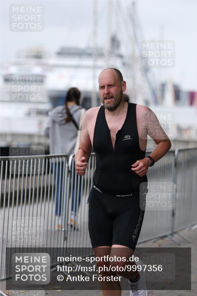 16.08.2026 - KN Förde Triathlon 2026 Antke Förster http://msf.ph/oto/9997356 16.08.2026 12:10:40 Laufen  meine-sportfotos.de