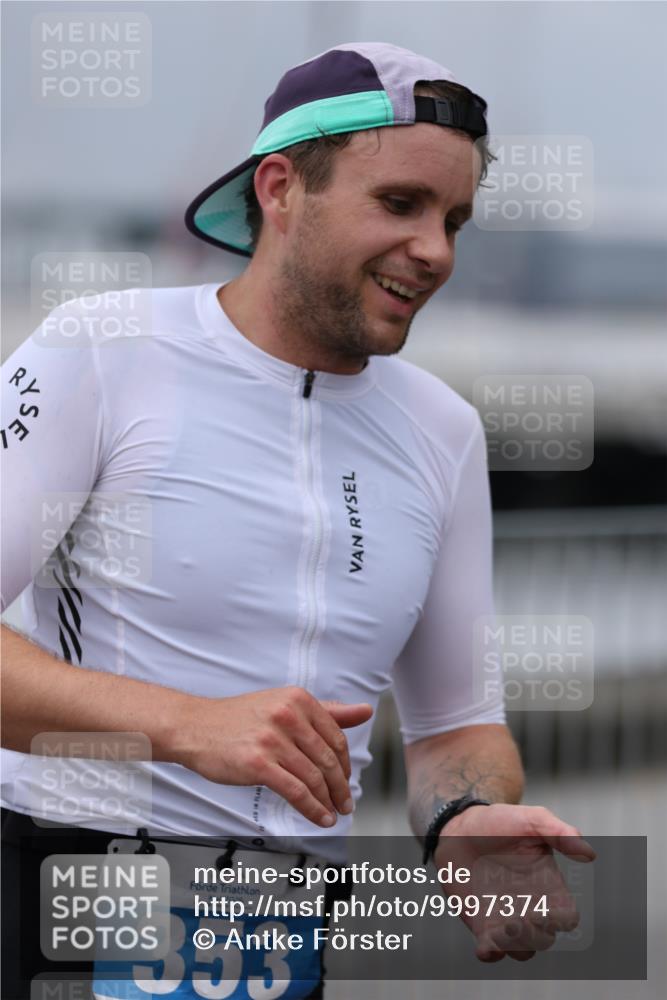 16.08.2026 - KN Förde Triathlon 2026 Antke Förster http://msf.ph/oto/9997374 16.08.2026 12:11:04 Laufen  meine-sportfotos.de