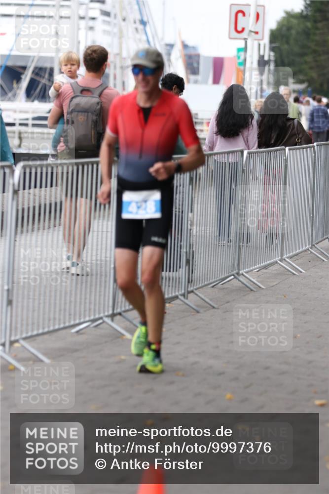 16.08.2026 - KN Förde Triathlon 2026 Antke Förster http://msf.ph/oto/9997376 16.08.2026 12:11:21 Laufen  meine-sportfotos.de
