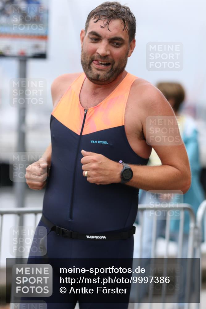 16.08.2026 - KN Förde Triathlon 2026 Antke Förster http://msf.ph/oto/9997386 16.08.2026 12:11:29 Laufen  meine-sportfotos.de
