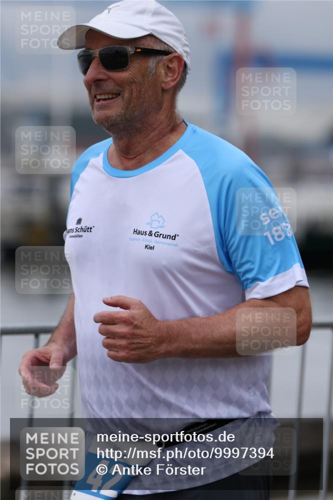 16.08.2026 - KN Förde Triathlon 2026 Antke Förster http://msf.ph/oto/9997394 16.08.2026 12:11:49 Laufen  meine-sportfotos.de