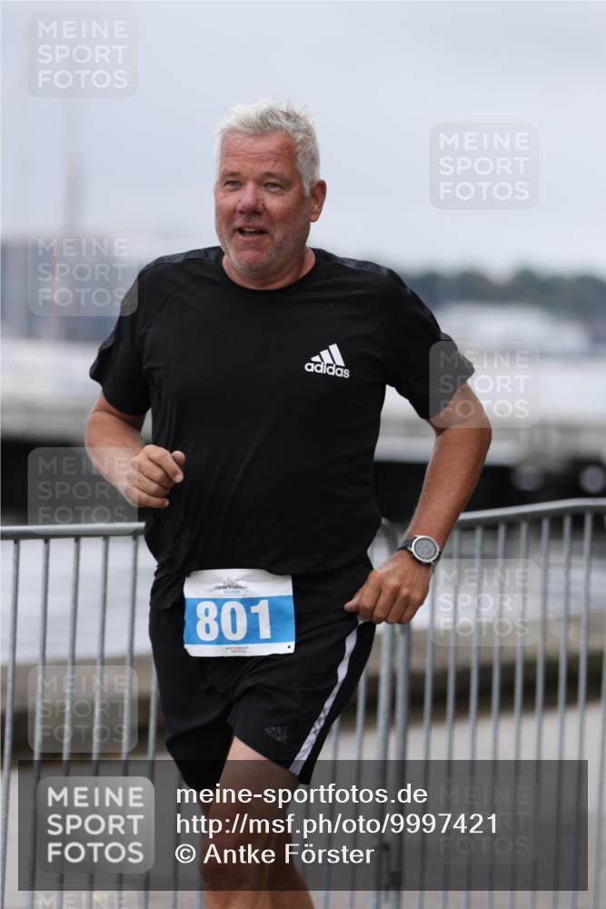 16.08.2026 - KN Förde Triathlon 2026 Antke Förster http://msf.ph/oto/9997421 16.08.2026 12:12:39 Laufen  meine-sportfotos.de